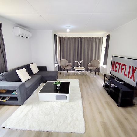 3-Bedroom House-Big Yard- Netflix Hamilton Buitenkant foto